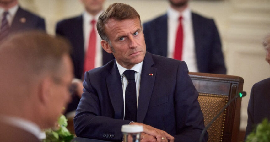 macron spune despre putin ca este un capcaun la usile noastre care are nevoie sa continue sa manance pentru a supravietui 68a452ff5d3eb
