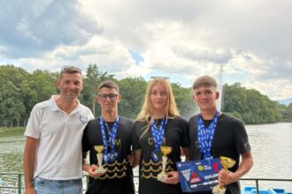 medalii pentru sportivii csm constanta la campionatul national de sprint triatlon carol popa amalia singuran si raul petre in topul juniorilor romani 688fada004515