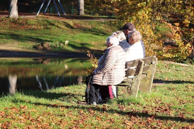 miscare pregatita pensionarii pot continua sa munceasca in firme sau unitati de stat pana la 70 de ani daca renunta la plata pensiei 68a4e4570deaa