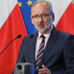moarte tradatorilor patriei fostul ministru polonez al sanatatii a fost batut din cauza masurilor sale din pandemia de covid 19 68b04fa55ce65