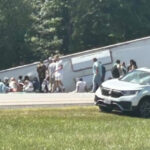 morti si raniti inclusiv copii dupa ce un autocar care venea de la cascada niagara s a rasturnat in statul new york 68a8dc6dd725e