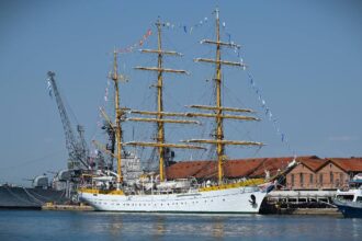 nava scoala mircea revine in portul militar constanta dupa un mars international de instructie 6891d31628362