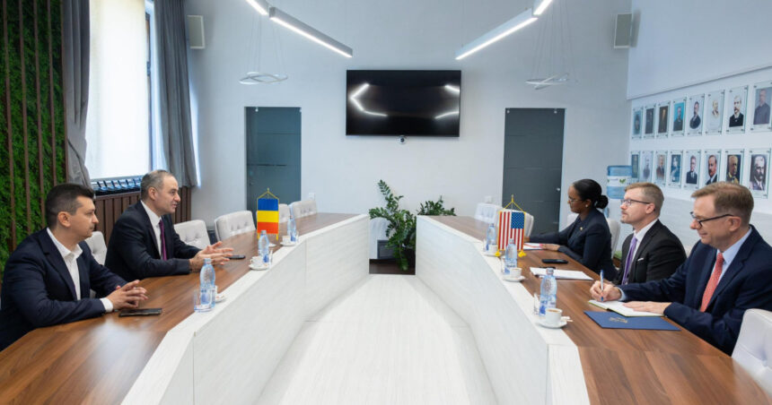nazare intalnire cu insarcinatul cu afaceri al sua trebuie sa ne schimbam fundamental atitudinea in atragerea de investitii straine 68a5df6eca572