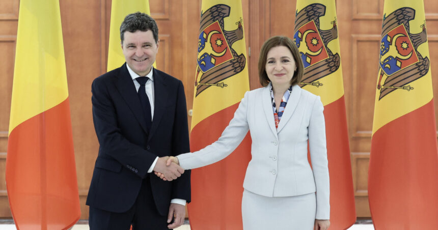 nicusor dan vizita in republica moldova de ziua limbii romane presedintele participa la evenimentul marea dictare nationala 68b3e590a3d9b