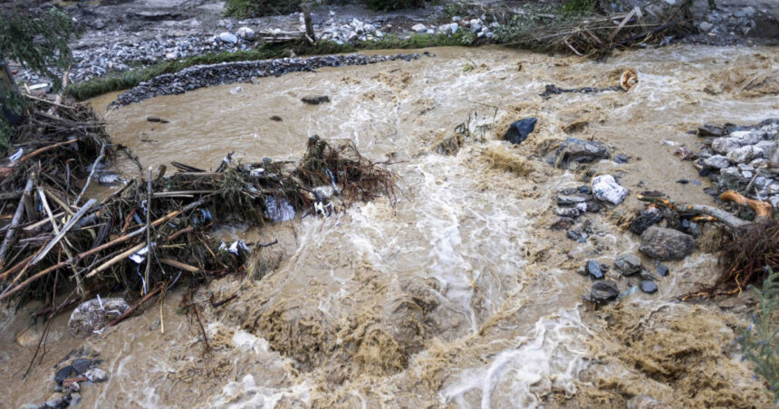 noi alerte de la hidrologi cod galben de viituri in judetul suceava 688e5a582589f