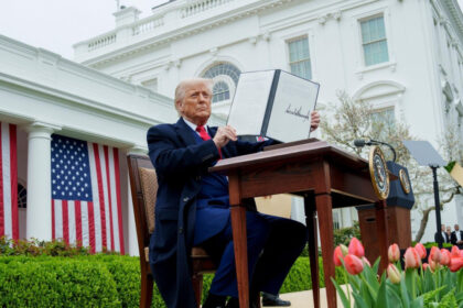 noile tarife americane lovesc de astazi zeci de tari trump promite ca vor curge miliarde in sua 68944a506a593