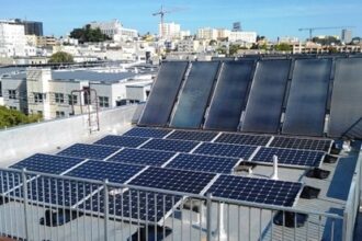 o companie germana transforma bateriile uzate ale masinilor electrice in echipamente de stocare pentru panourile fotovoltaice 68a6f07e21a38