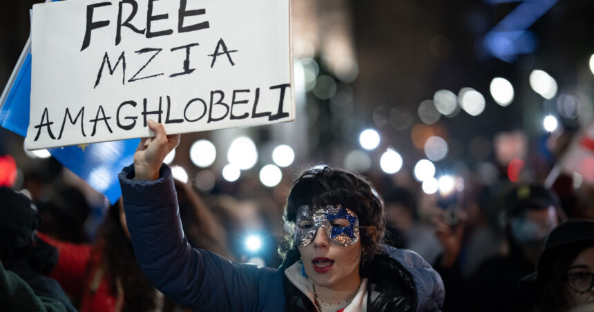 o jurnalista din georgia a fost condamnata la 2 ani de inchisoare pentru ca a lovit un politist 6893af7ce18fe