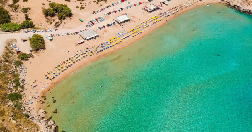 o turista britanica a disparut misterios de pe sezlong pe o plaja din grecia autoritatile desfasoara cautari pe mare si pe uscat 6891d4cb533d1