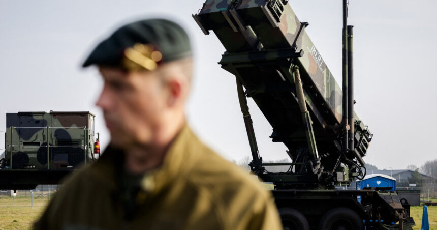 olanda va trimite 300 de soldati cu sisteme patriot in polonia pentru a proteja livrarile de arme catre ucraina 68a62550692ac