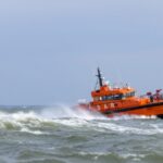 operatiune de salvare pe mare la mangalia ambarcatiune cu trei persoane remorcata de arsvom 68b3eb9bd1a0a