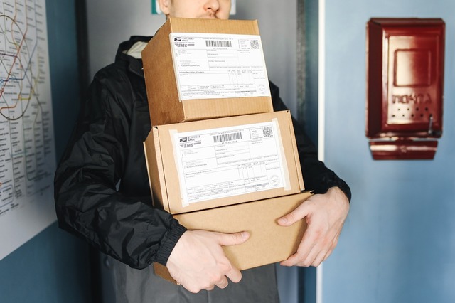 operatorii postali din europa restrictioneaza expedierea de colete catre sua 68a8077c039f2