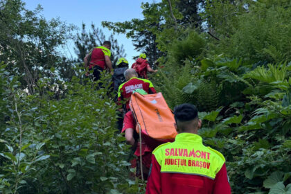 peste 30 de persoane salvate de pe munte in ultimele 24 de ore zeci de apeluri la salvamont 68aac5c02c937