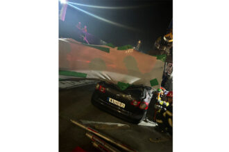 piciorul unei macarale s a prabusit peste o masina in portul constanta soferul autoturismului a fost prins in interior 688f1409ce7a2