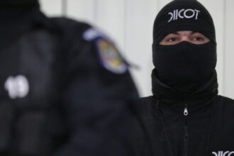 politist de penitenciar incatusat de colegii de la diicot constanta vezi despre ce este vorba 68a70d732f217
