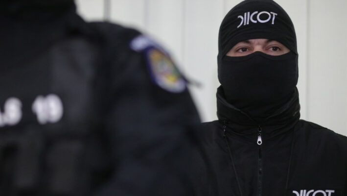 politist de penitenciar incatusat de colegii de la diicot constanta vezi despre ce este vorba 68a70d732f217