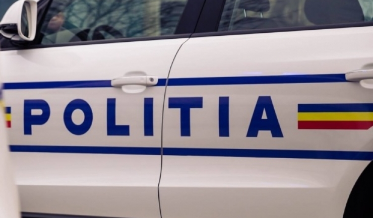 politistii negociaza cu un barbat baricadat in casa care si ar fi omorat copilul 68b18c1d19588