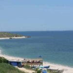 prefectura constanta confirma ceea ce stia toata romania pe plaja din tuzla sunt constructii ilegale printre ele cea a fiului subprefectului constantei 68a318ada68d4