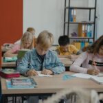 profesorii si elevii vor fi sanctionati pentru xenofobie rasism sau antisemitism conform unui nou cod de conduita in scoli pus in dezbatere publica de mec 6895a73d97de1