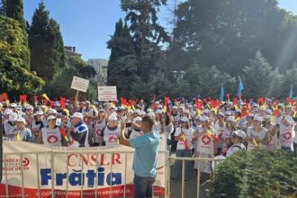 protest al sindicalistilor in fata prefecturii constanta 68aeda017801d
