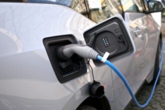 rabla 2025 cat vor primi romanii pentru masinile electrice si hibride 68a88b289d087