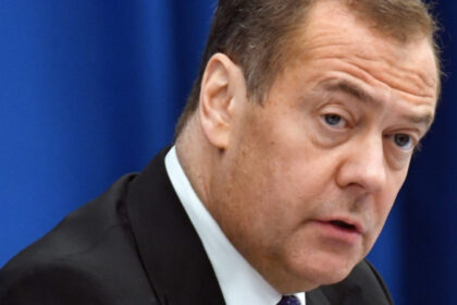 reactia lui medvedev dupa summitul putin trump din alaska cele trei concluzii prezentate de fostul presedinte rus 68a07cc05abc6