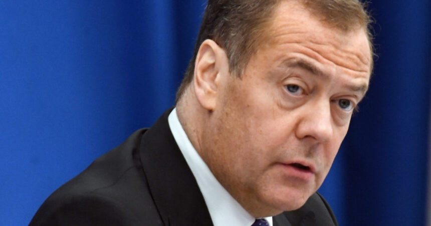 reactia lui medvedev dupa summitul putin trump din alaska cele trei concluzii prezentate de fostul presedinte rus 68a07cc05abc6