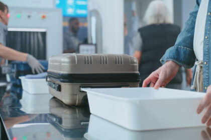 restrictia privind lichidele in bagaje de mana ar putea fi ridicata in ue aeroporturile din romania pregatite pentru noile reguli 68942b1ee001c