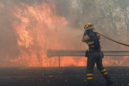romania trimite 51 de pompieri in spania care sa ajute la stingerea incendiilor de padure 68a5f225386fc