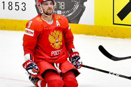 rusia i a blocat conturile golgheterului istoric al nhl bun prieten cu vladimir putin 689b2bd918843