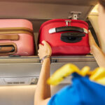 ryanair isi plateste angajatii care depisteaza bagajele de mana neconforme bonus de 25 euro pentru fiecare troler supradimensionat 68b013712071a