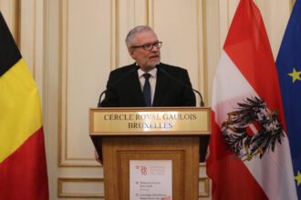 scandal sexual la viena avandu l in centru pe ambasadorul austriei la uniunea europeana thomas oberreiter si a dat demisia 6891fa10983e8