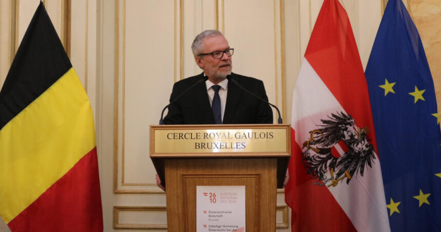 scandal sexual la viena avandu l in centru pe ambasadorul austriei la uniunea europeana thomas oberreiter si a dat demisia 6891fa10983e8