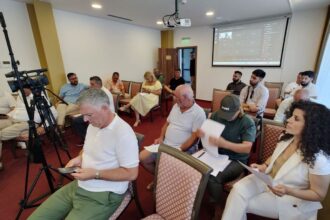 se anunta o sedinta tensionata in consiliul local mangalia se cere aprobarea unei garantii imobiliare pentru esalonarea datoriilor primariei 689a1ada141a3