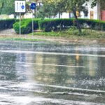 se strica vremea constanta sub cod galben de ploi vijelii si descarcari electrice 68a84998b32e9