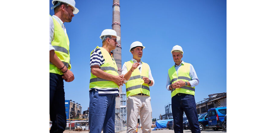 seful anre alaturi de ministrul energiei si primarul vergil chitac pe santierul noului cet un pas concret spre un sistem de termoficare mai performant 689a25fb7cff0