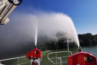 si astazi nava multirol sprijina misiunea de stingere a incendiului din zona chilia veche 689857f13c104