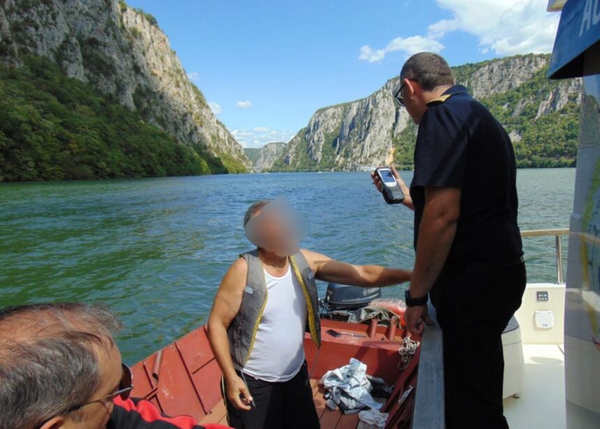 siguranta navigatiei sub lupa anr ambarcatiuni fara acte dotari lipsa si nepurtarea vestelor de salvare depistate in timpul controalelor 68ac425a19217