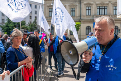sindicatele pregatesc proteste impotriva masurilor fiscale si strang semnaturi pentru greva generala 6891fa03e5921