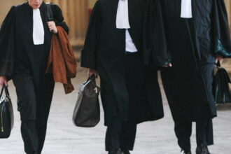 sunteti angajat la o firma intrata in insolventa iata ce va sfatuiesc avocatii pentru a va putea pastra drepturile prioritare 68994258daa89