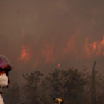 sute de persoane au fost evacuate in nord vestul turciei din cauza incendiilor de vegetatie si peste 700 de pompieri lupta cu flacarile 689a23d18ec1b