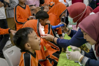 sute de persoane cu intoxicatii alimentare in indonezia dupa ce au luat pranzul la scoala 689eccd283e8c
