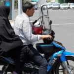 tara care permite doar barbatilor sa conduca motociclete pregateste o lege istorica pentru femei 68b035ed9afbf