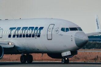tarom oferta speciala cu bilete la pret redus foto 68a63c32b3455
