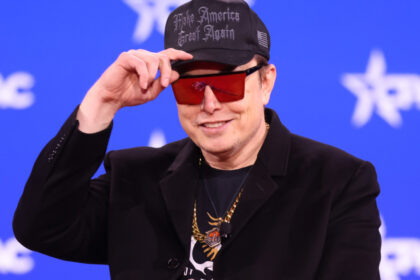 tesla il premiaza pe elon musk cu actiuni in valoare de zeci de miliarde de dolari pentru a l mentine la conducere il va stimula 6890ad7b9fc4c