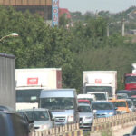 trafic aglomerat pe dn 39 catre si dinspre vama veche circulatia este ingreunata din cauza unui accident intre un autocar si 4 masini 688f1a2ac0b41