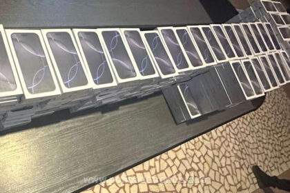transport de aproape 500 de telefoane mobile contrafacute descoperit la nadlac la cat s ar ridica valoarea lor 689c6ac9c2256