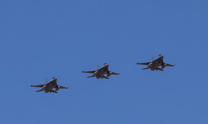 trei aeronave f 16 vor intra in dotarea escadrilei de la baza mihail kogalniceanu 68b194d20e573