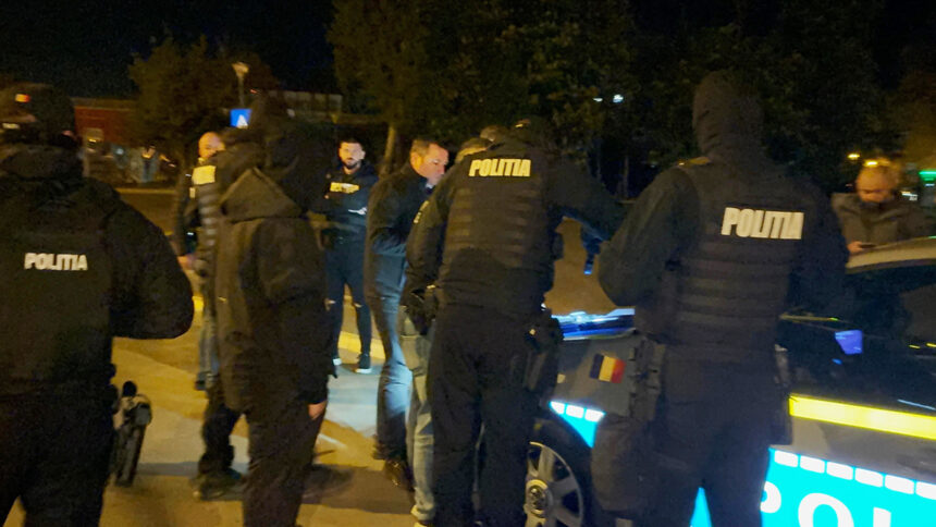 trupele speciale au intrat peste barbatul banuit ca si a omorat fiul vitreg si s a baricadat in casa impreuna cu propriul fiu 68b2097769e83