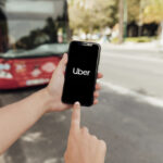 uber depaseste asteptarile privind veniturile si anunta un program de rascumparare a actiunilor de 20 miliarde dolari 68945c77a45fd